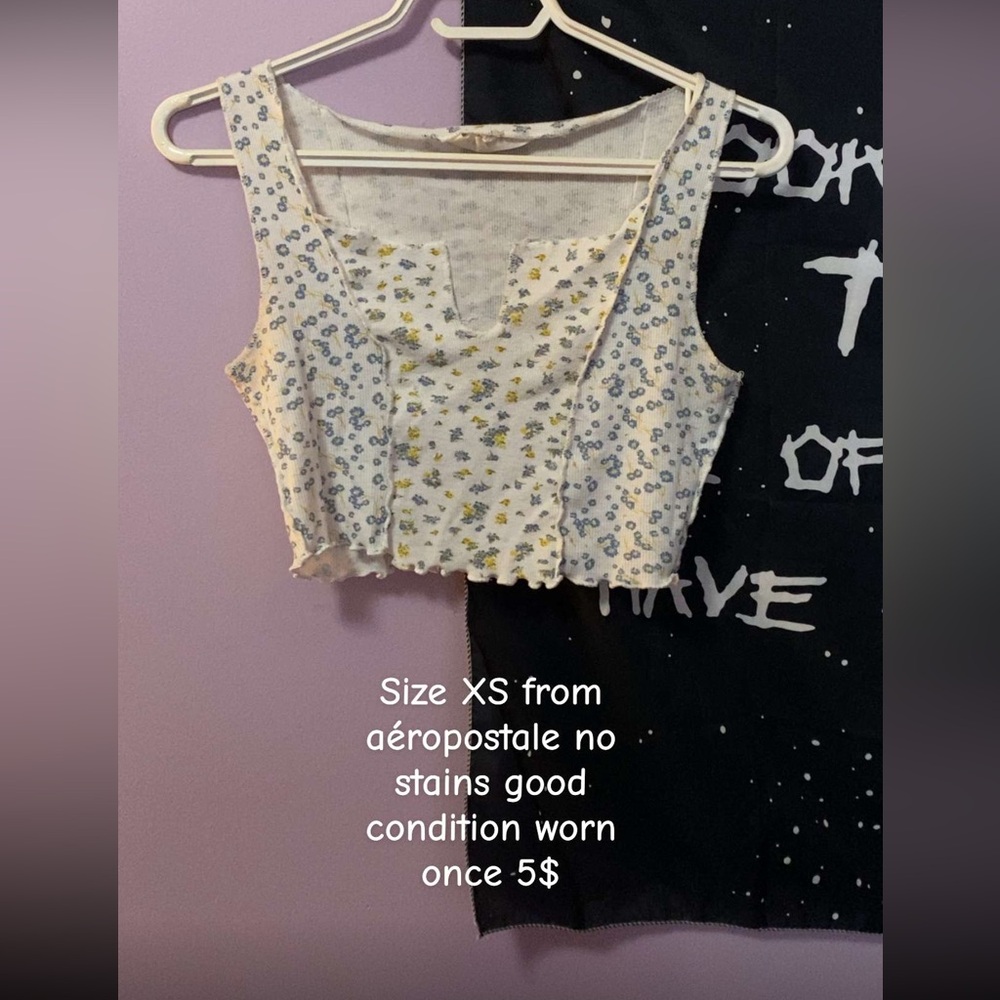 Woman’s crop top